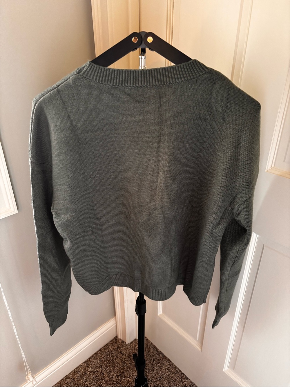 Women’s Green Trout Fish Graphic Knit Sweater Size Small Fisherman Coastal - Picture 2 of 6